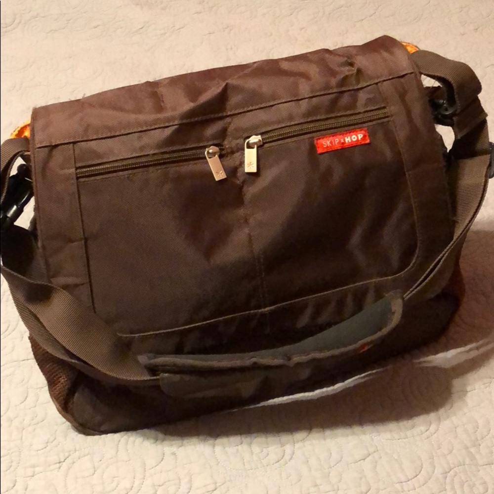 Skip Hop messenger style diaper bag